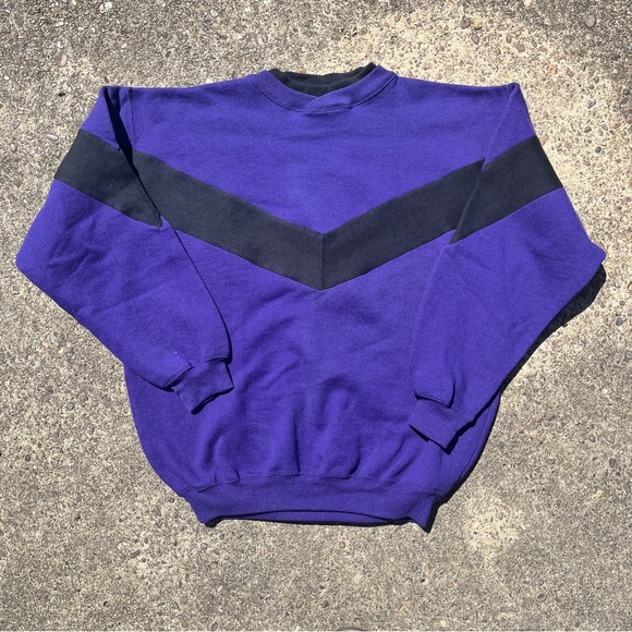 Women’s Purple and Black V-design Timber Trail Crewneck Sweatshirt Size Medium - Picture 1 of 5